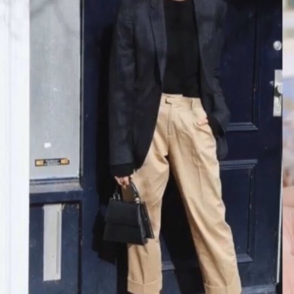 Monochromatic Hand Bag - Picture 9 of 9